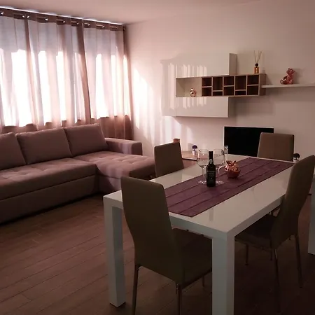 Apartment Paradise *